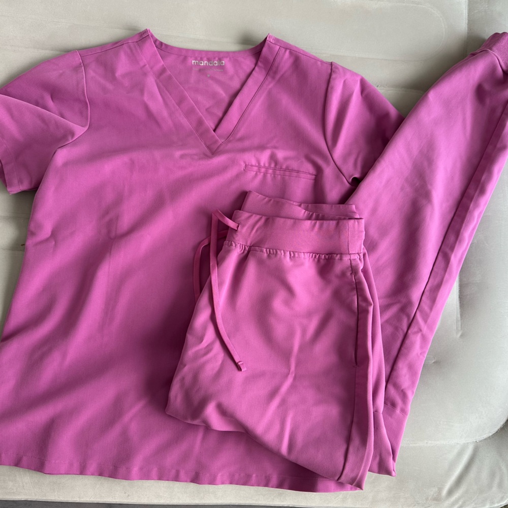 Mandala Dahlia Scrub Set Size M